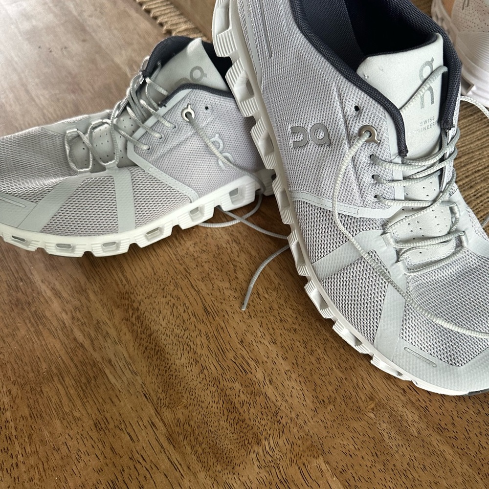 On Running Gray Athletic Shoes with Mesh Upper and Cushioned Midsole
